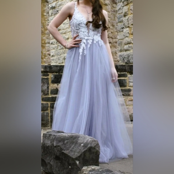 Light Purple V Neck Backless Lace Floor Length Prom Dresses, Purple Lace Formal. - Picture 1 of 8